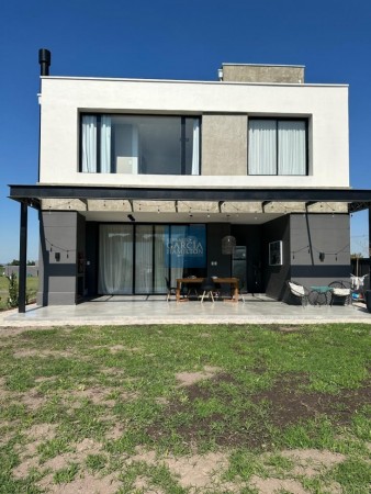 CASA PREMIUM EN VENTA