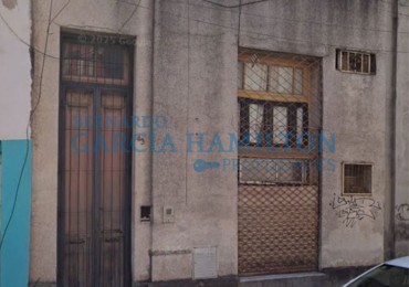 PROPIEDAD EN VENTA CALLE MORENO 1ERA CUADRA